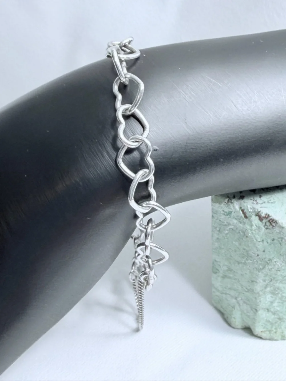 James Avery Sterling Silver HEART LINKS Bracelet w/Safety Chain - Size S - Picture 6 of 16